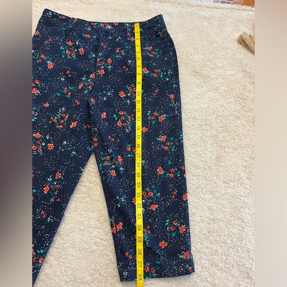 St Johns Bay Floral Print Capri - Picture 6 of 7